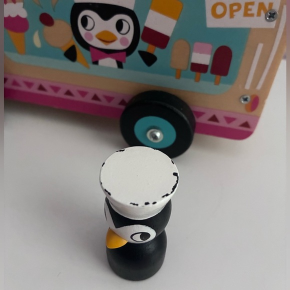 Tender Leaf Toys Penguin’s Gelato Van - Picture 8 of 9